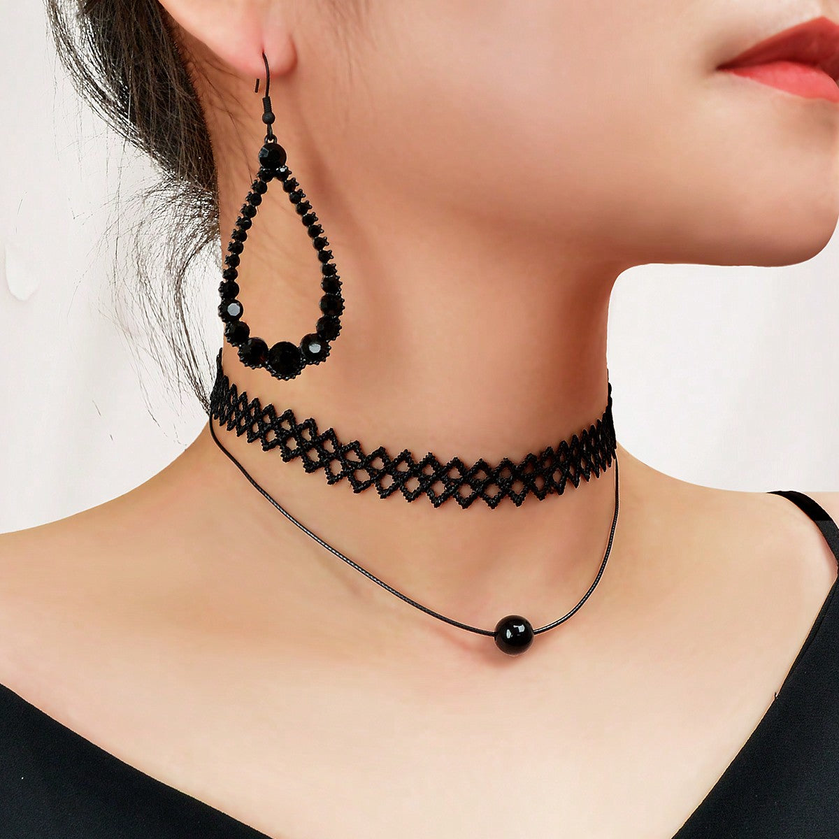 Black Lace Necklace with Teardrop Pendant Earrings Set - Elegant